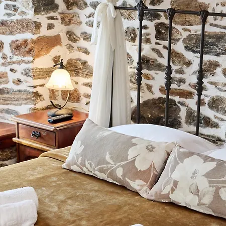 Hotel Terpou Stonehouse And 