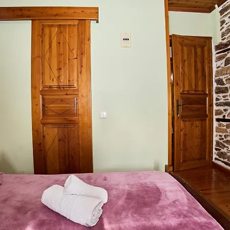 Hotel Terpou Stonehouse And 